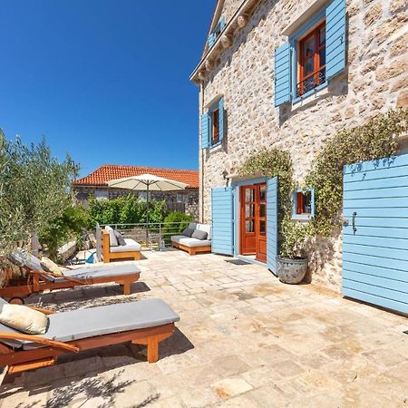Villa Vicina Heritage Villa For 9,Milna - Close To Restaurants And Shops Exteriér fotografie