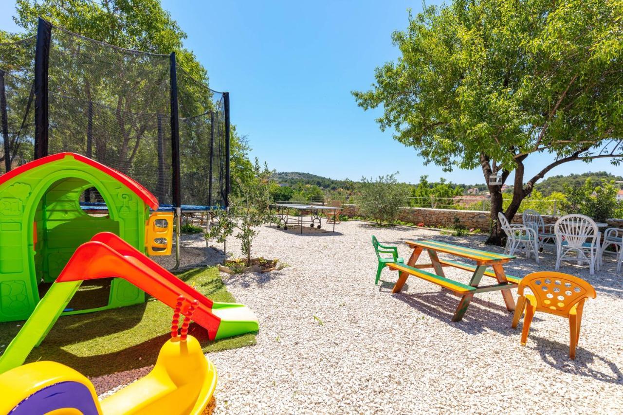 Villa Vicina Heritage Villa For 9,Milna - Close To Restaurants And Shops Exteriér fotografie