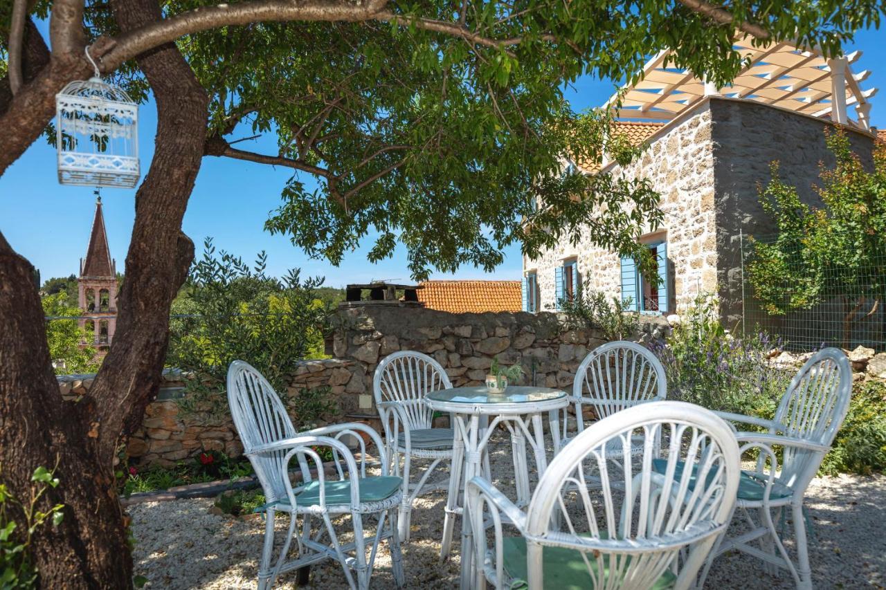 Villa Vicina Heritage Villa For 9,Milna - Close To Restaurants And Shops Exteriér fotografie
