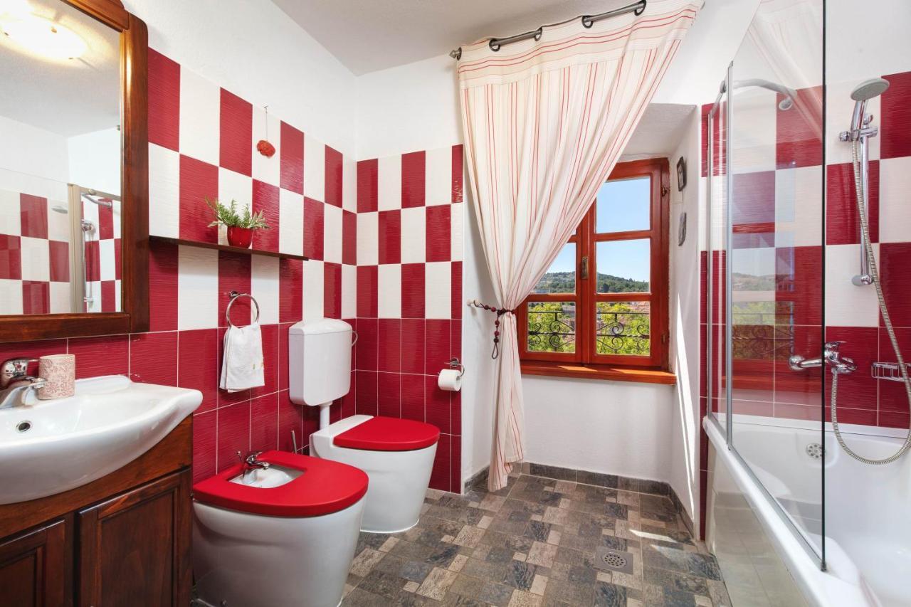 Villa Vicina Heritage Villa For 9,Milna - Close To Restaurants And Shops Exteriér fotografie