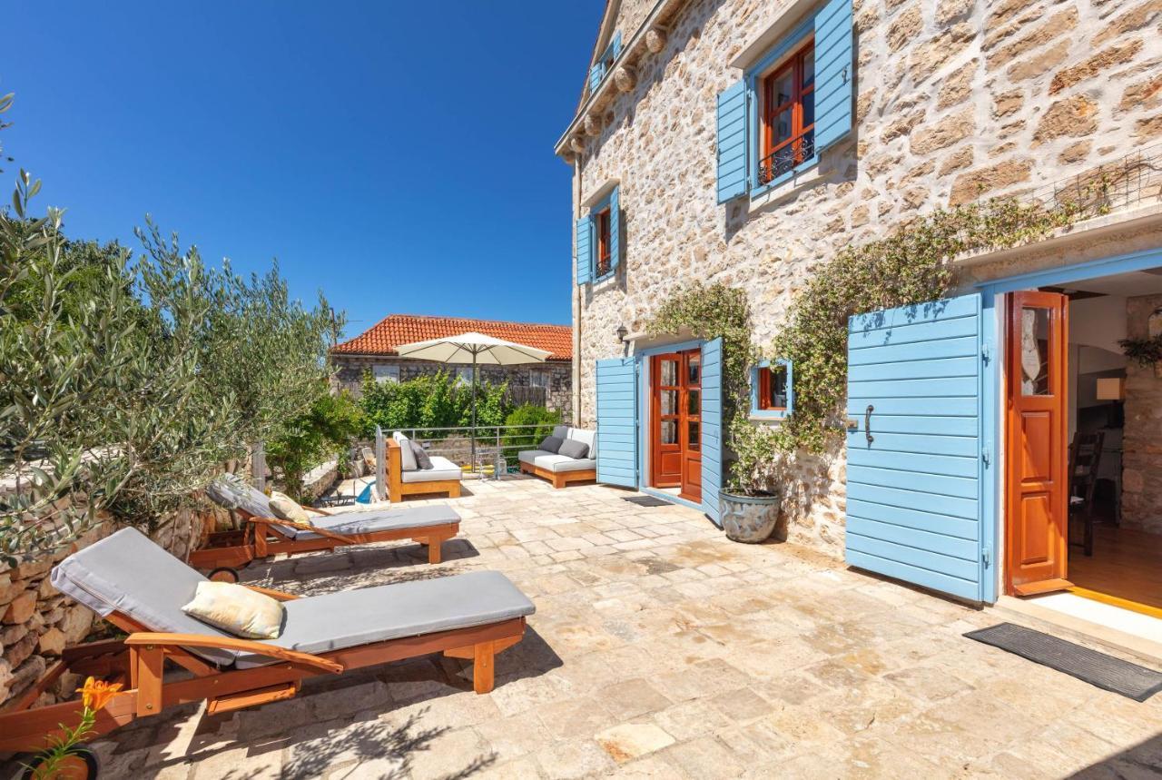 Villa Vicina Heritage Villa For 9,Milna - Close To Restaurants And Shops Exteriér fotografie