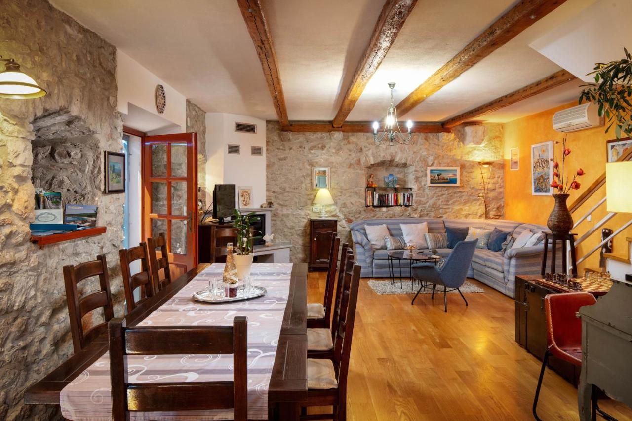 Villa Vicina Heritage Villa For 9,Milna - Close To Restaurants And Shops Exteriér fotografie