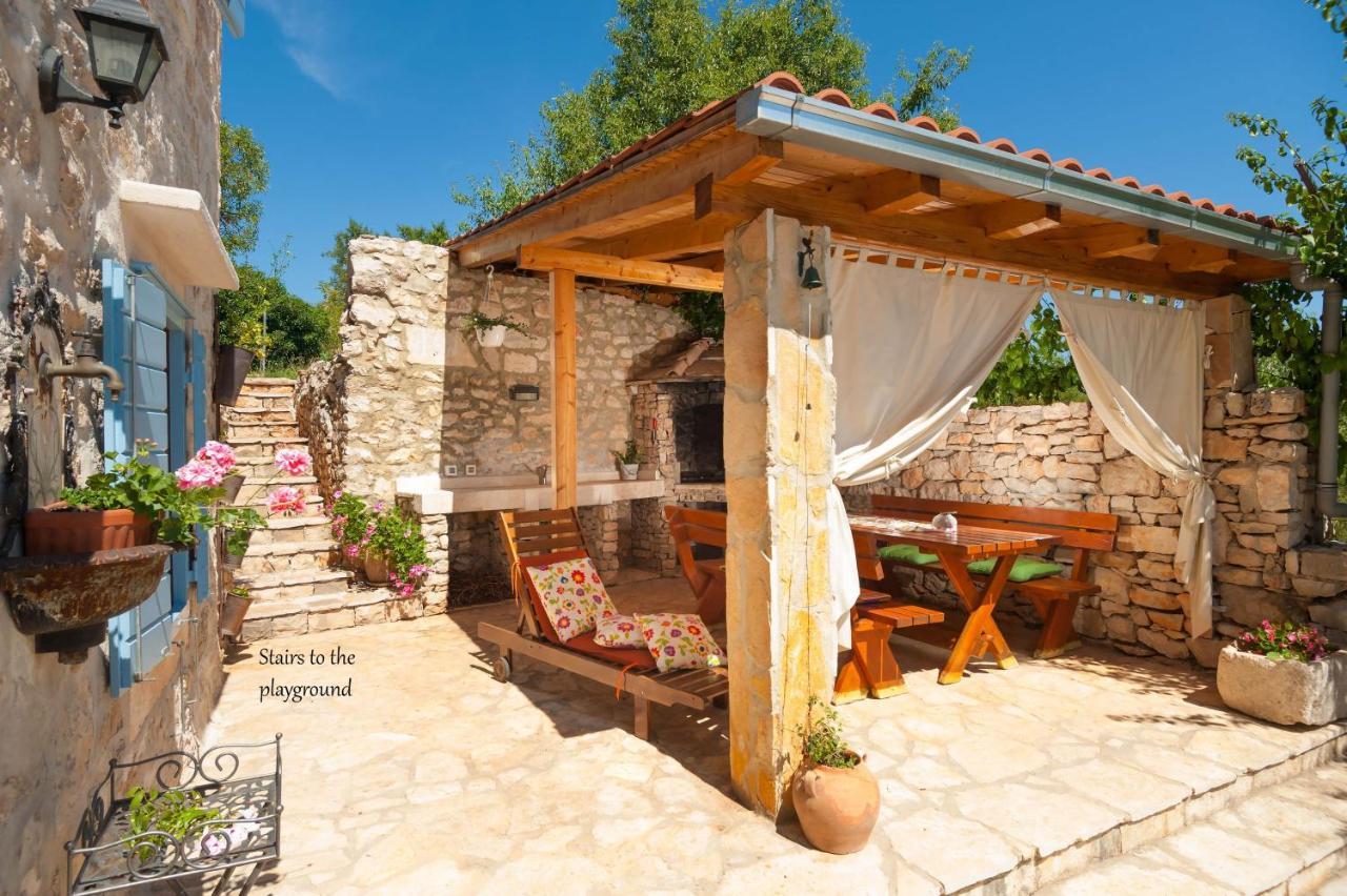 Villa Vicina Heritage Villa For 9,Milna - Close To Restaurants And Shops Exteriér fotografie