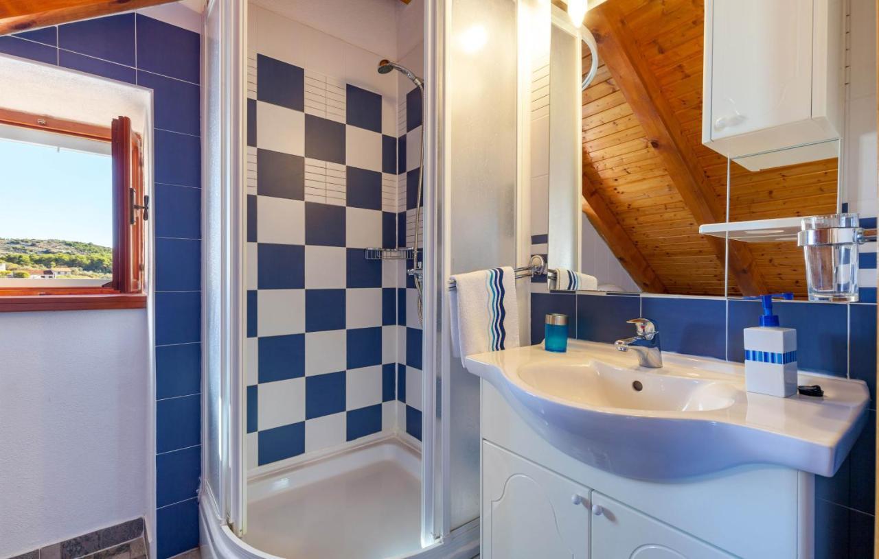 Villa Vicina Heritage Villa For 9,Milna - Close To Restaurants And Shops Exteriér fotografie