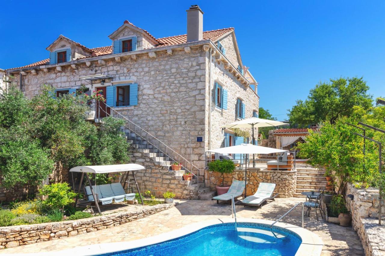Villa Vicina Heritage Villa For 9,Milna - Close To Restaurants And Shops Exteriér fotografie